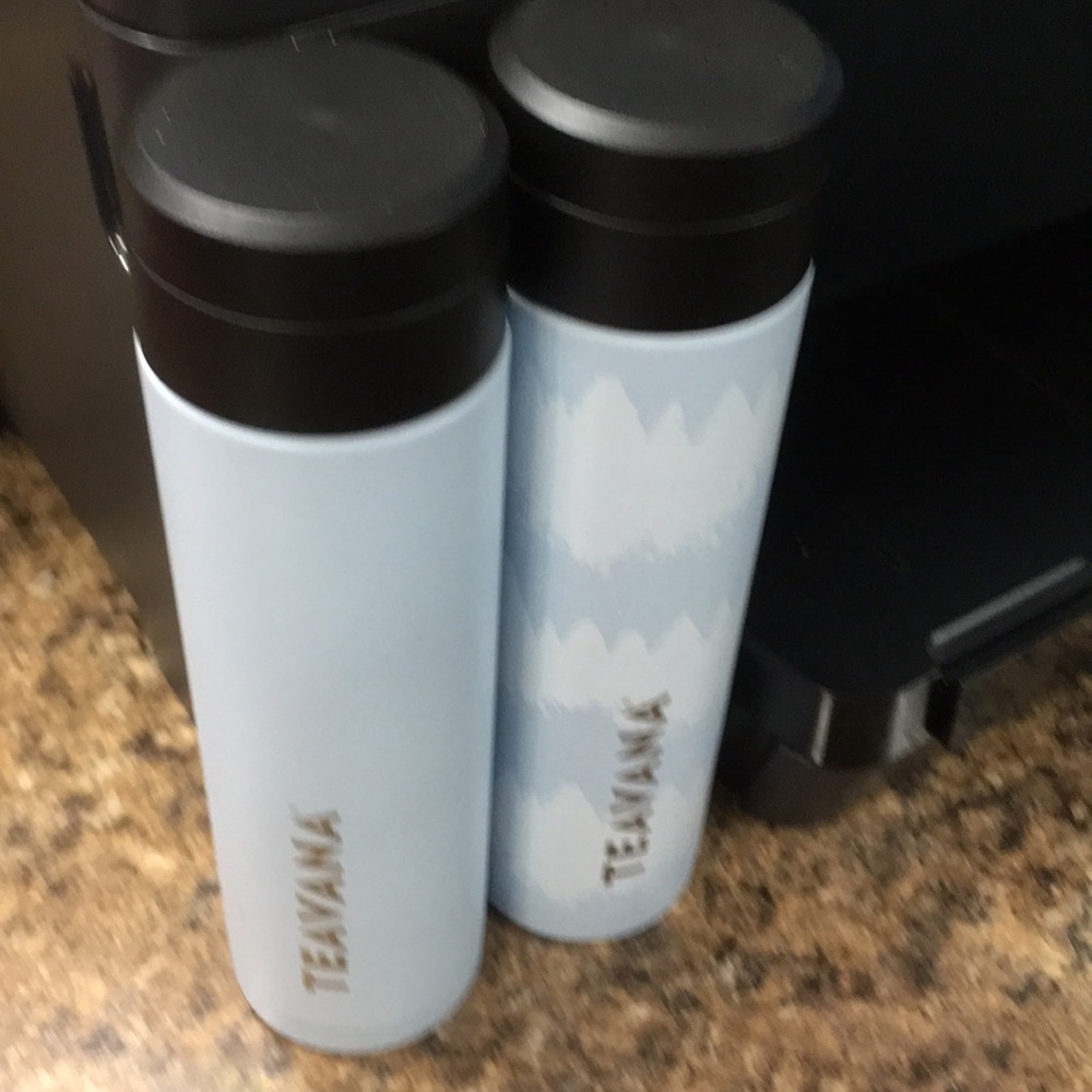 Teavana tumblers with infusers w/covers